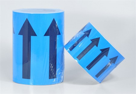 Piltejp Ljusblå med svarta pilar, bredd 80 mm